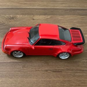 1:18 SOLIDO 1990 Porsche 911 964 Red Turbo